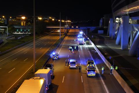 Zwei Menschen Sterben Bei Unfall Auf A3